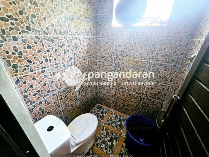  Tampilan kamar mandi standar AC Pan Hotel Pangandaran