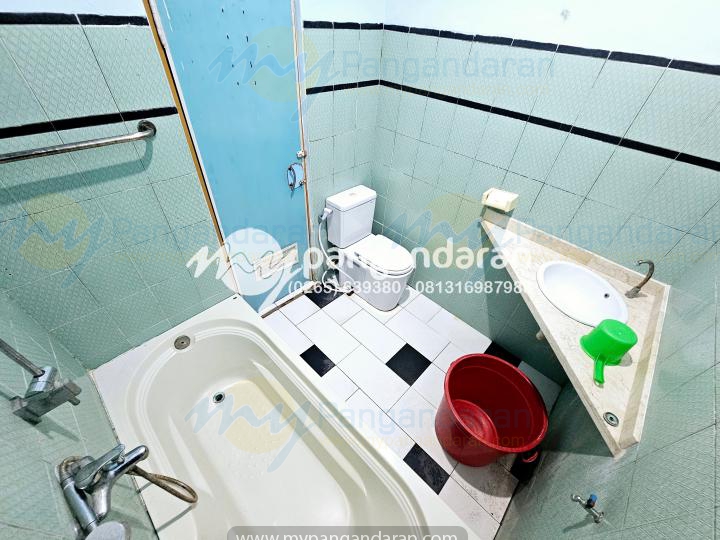 Tampilan kamar mandi standar AC Water heater Pan Hotel Pangandaran